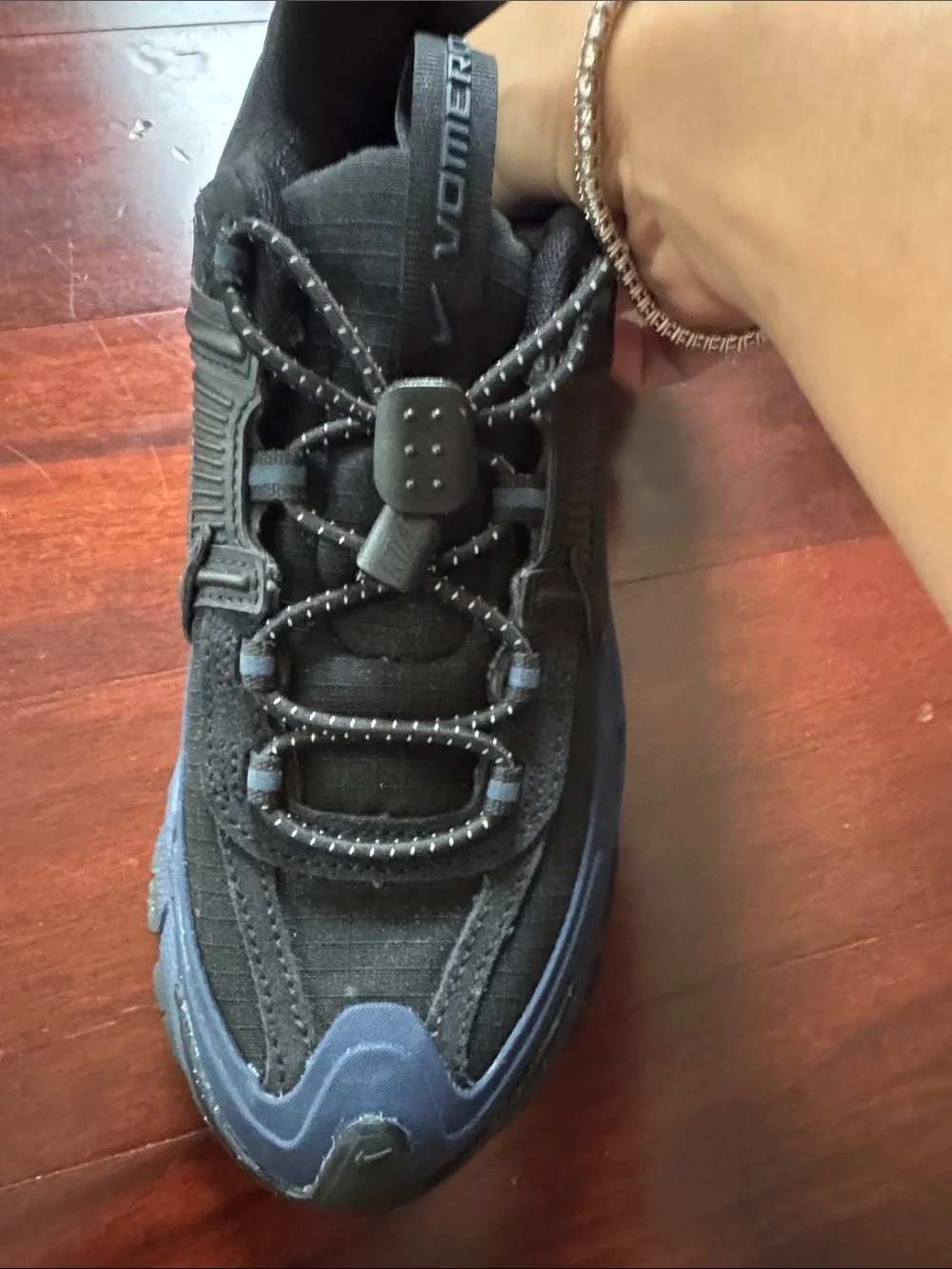 Women’s Navy blue and Black Zoom Vomero Airmax